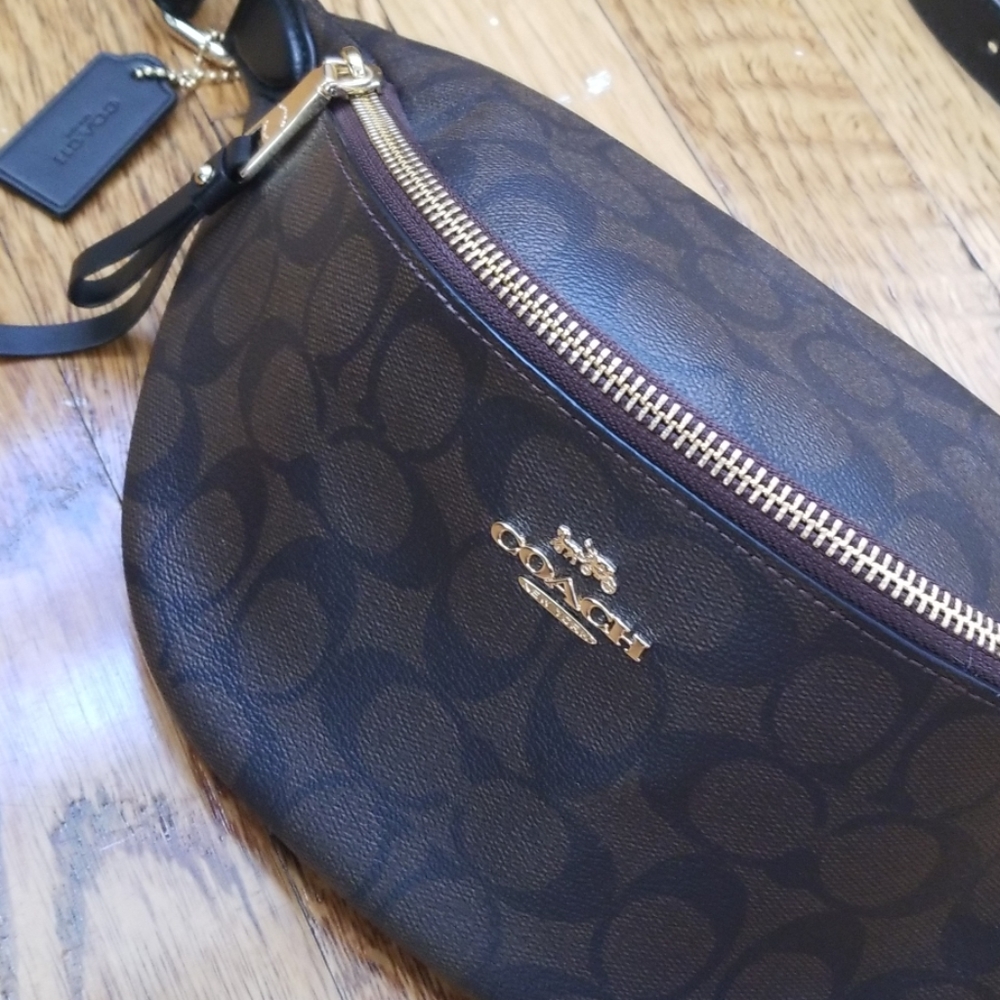 Coach Belt Bag In Signature Canvas